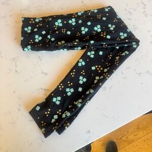 TIPSEY ELF ST PATRICKS DAY WOMEN'S LEGGINGS SIZE SMALL BRAND NEW NEVER HAVE WORN